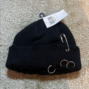 Black chunky pierced toboggan hot topic